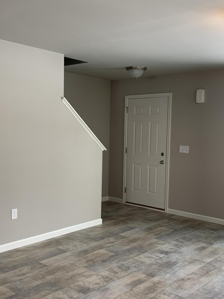 1453 Weatherstone Ln - Photo 6 of 16