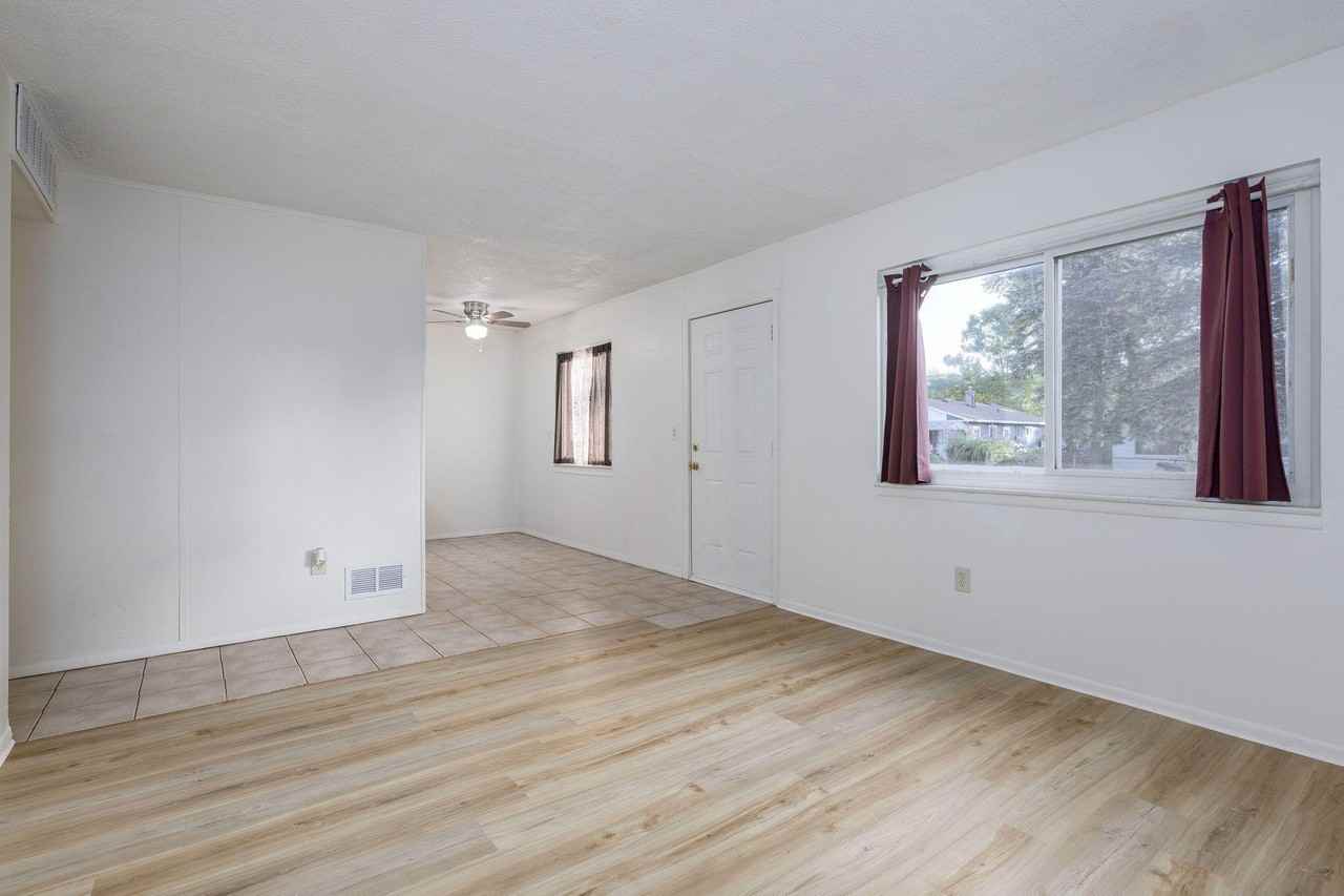 887 Kettering Ave - Photo 5 of 24