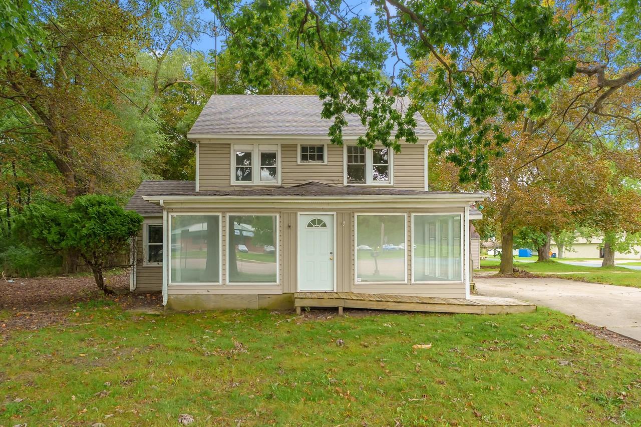 3743 Gull Rd - Photo 2 of 26