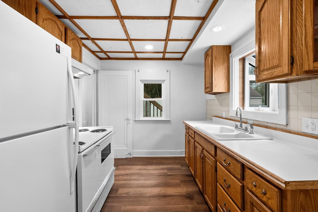 3743 Gull Rd - Photo 6 of 26