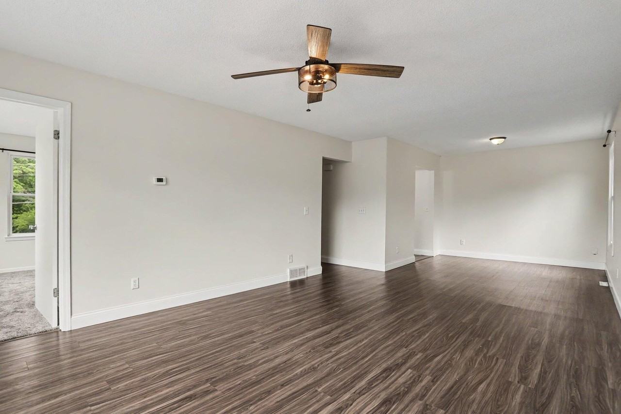 524 Charlotte Ave - Photo 5 of 26