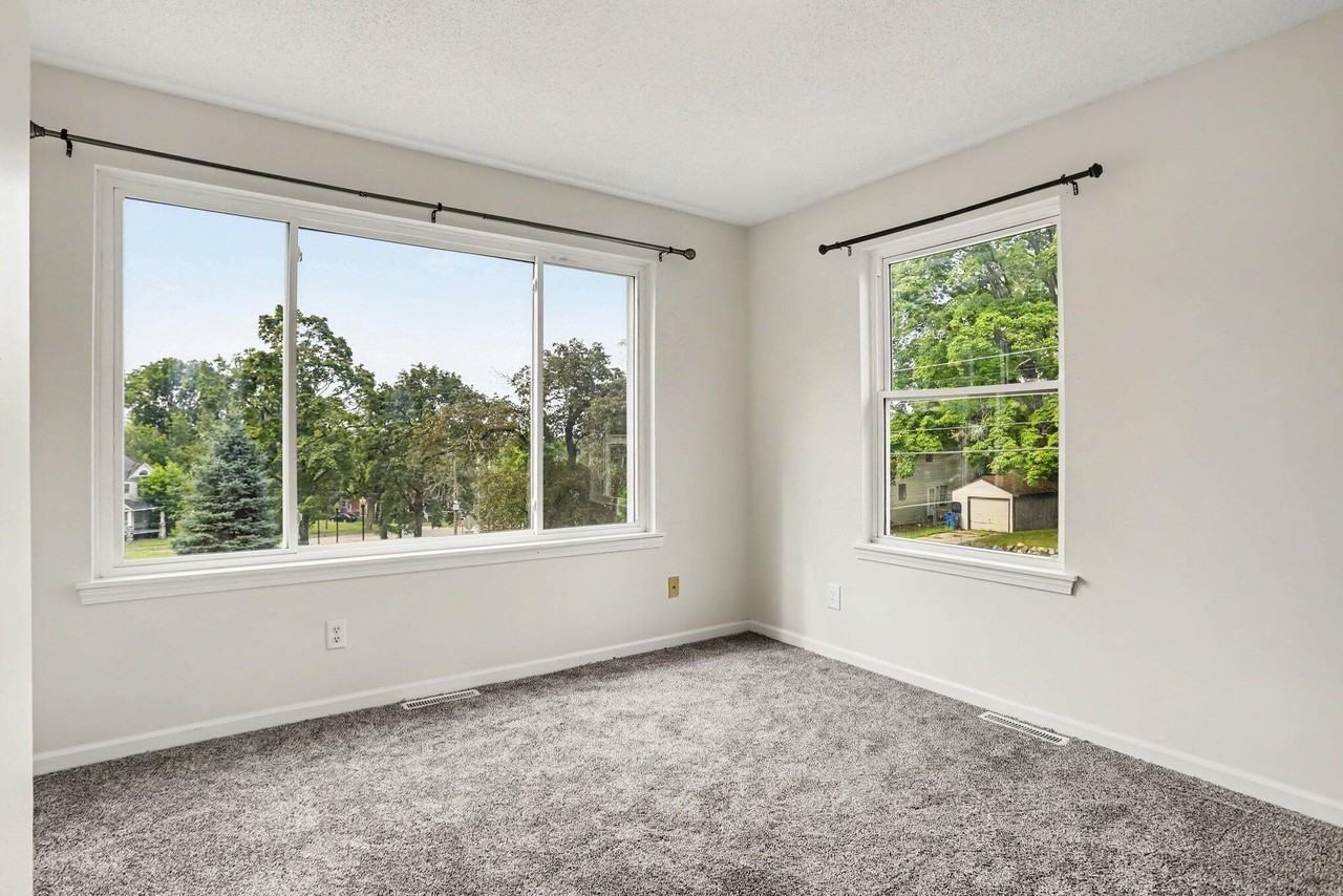 524 Charlotte Ave - Photo 7 of 26