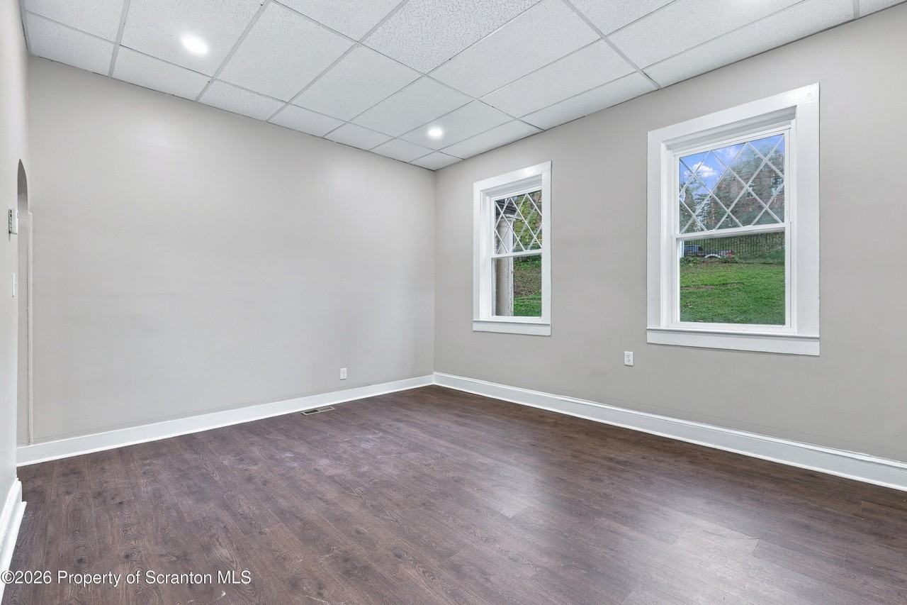1140 Olive St #3 - Photo 5 of 9