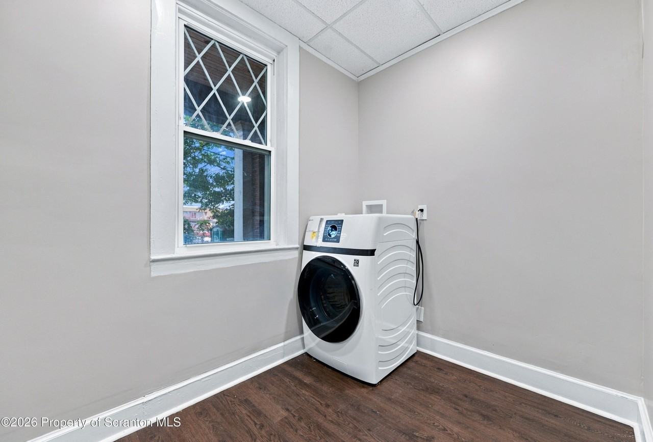 1140 Olive St #3 - Photo 6 of 9