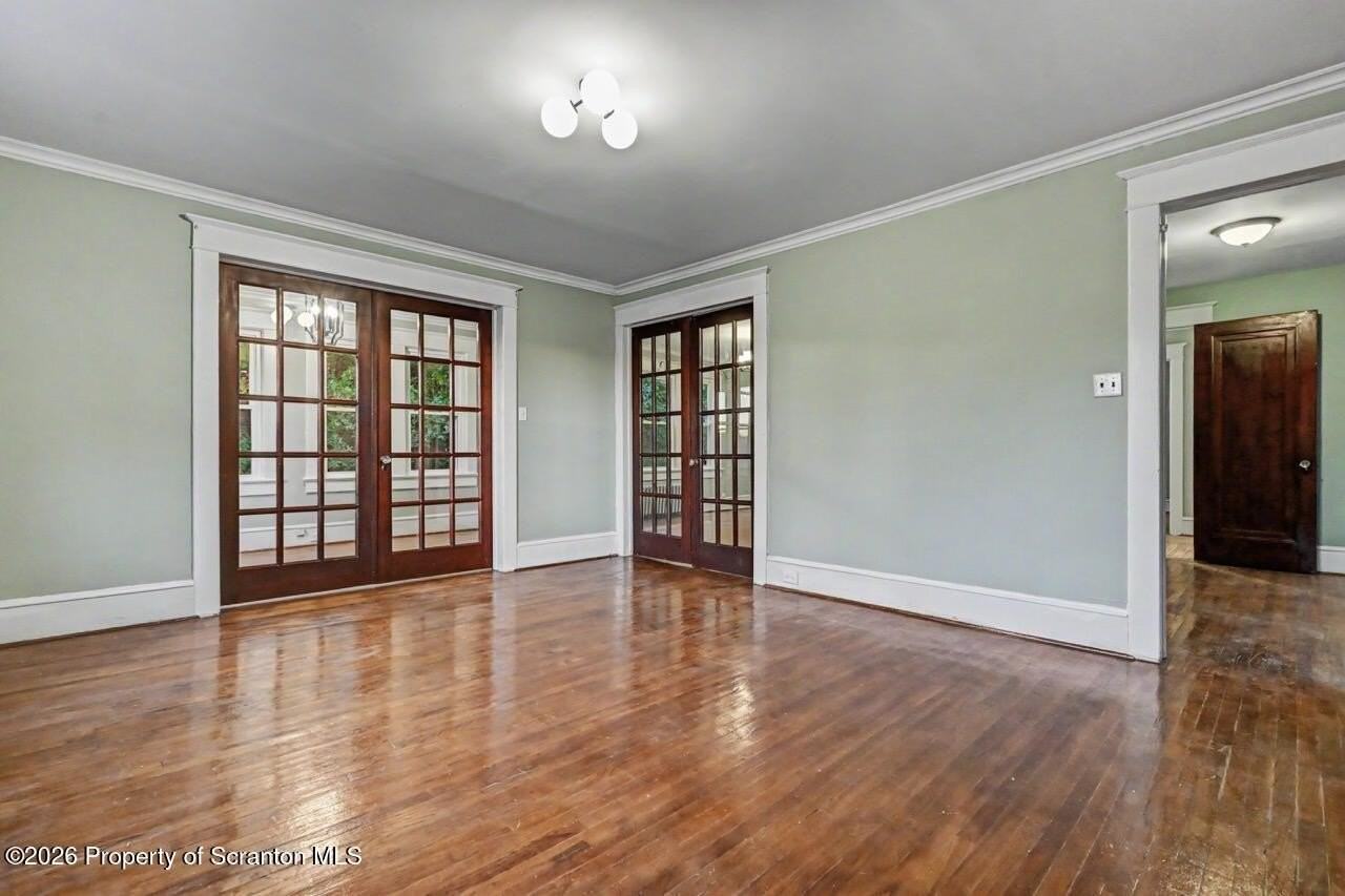 1518 Wyoming Ave - Photo 6 of 34