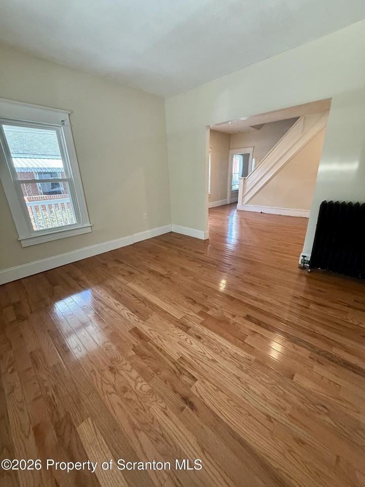 39 Susquehanna Ave - Photo 4 of 22