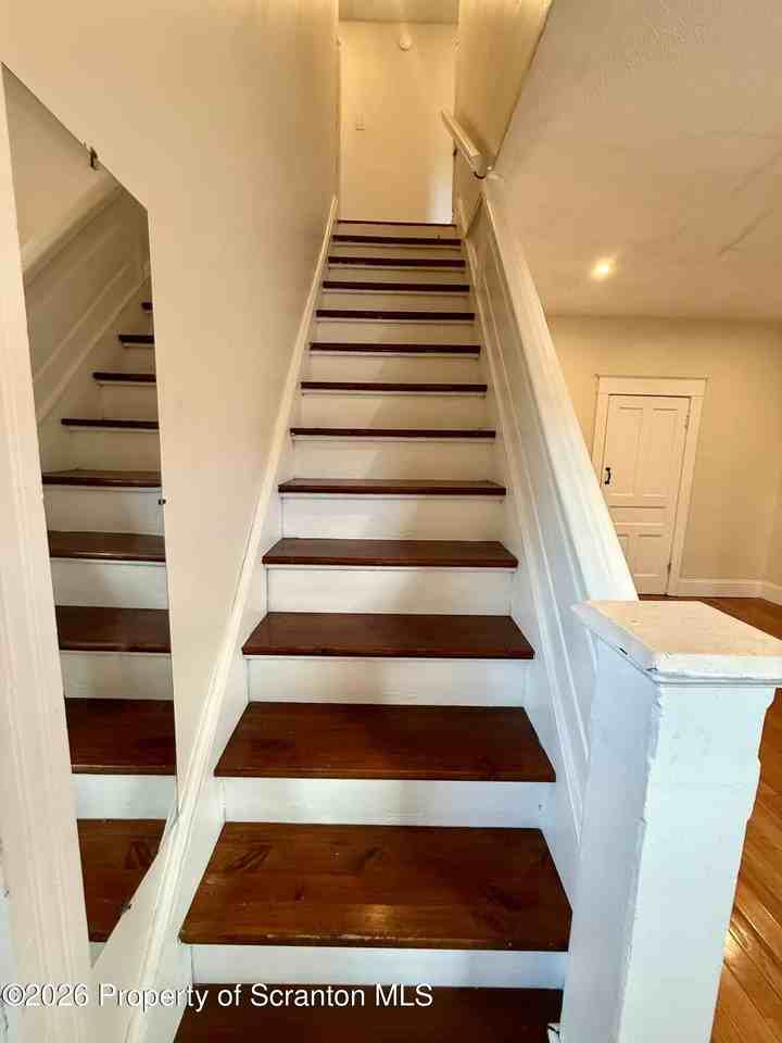 39 Susquehanna Ave - Photo 6 of 22