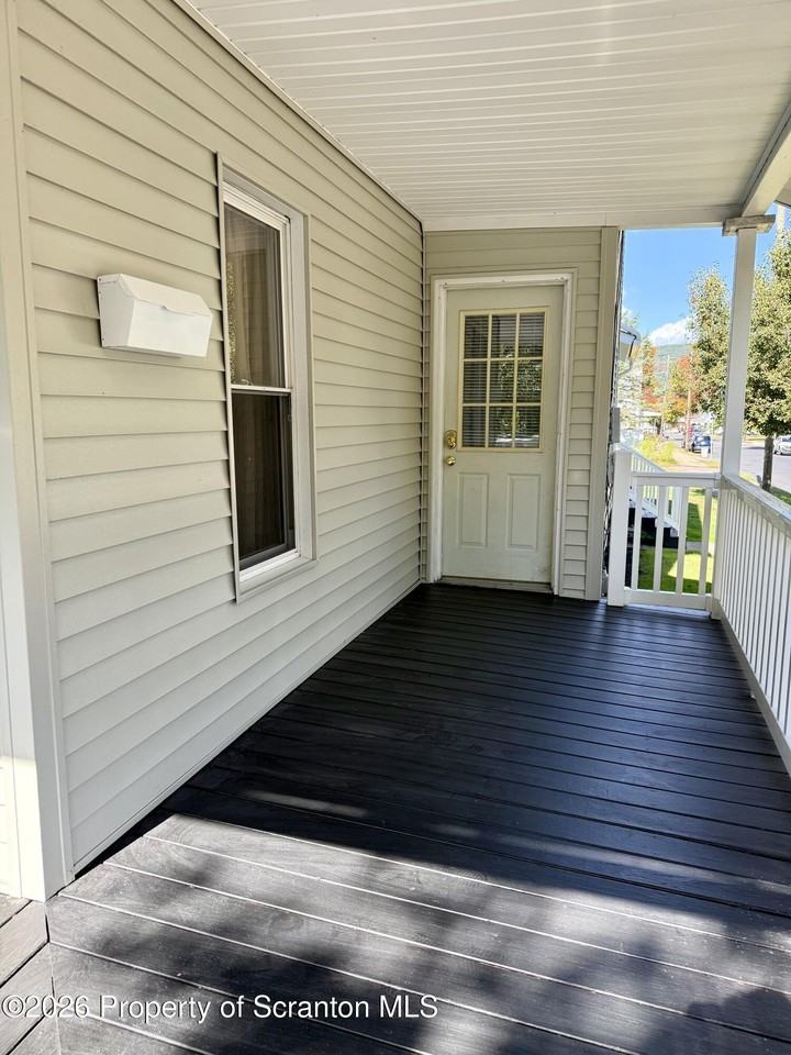 37 Susquehanna Ave - Photo 3 of 18