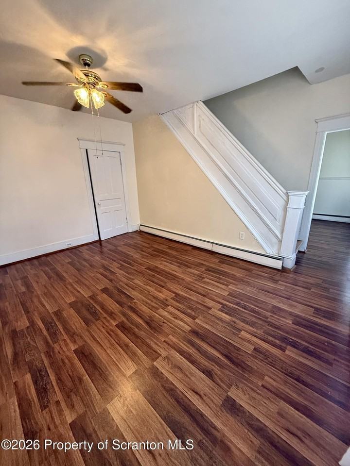 37 Susquehanna Ave - Photo 4 of 18