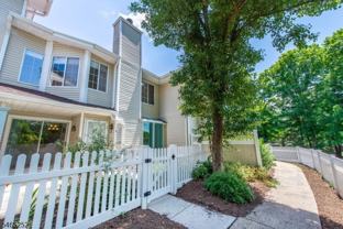 4 Danbury Ct - Photo 1 of 1
