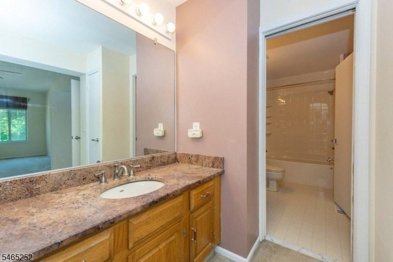 4 Danbury Ct - Photo 5 of 22