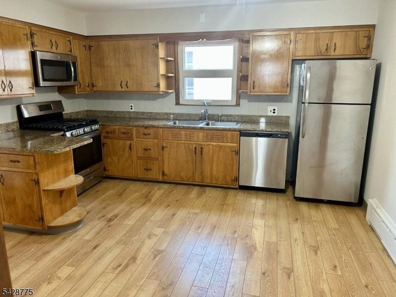 650 Main St - Photo 6 of 17
