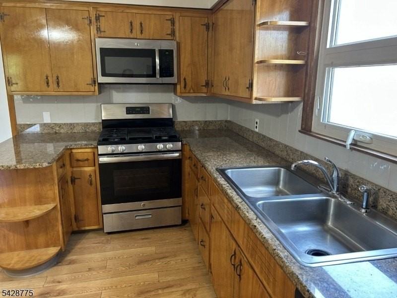 650 Main St - Photo 7 of 17
