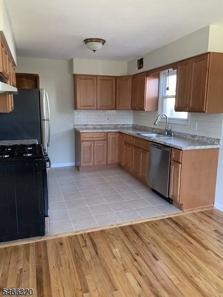 240 N 10th St - Photo 3 of 7