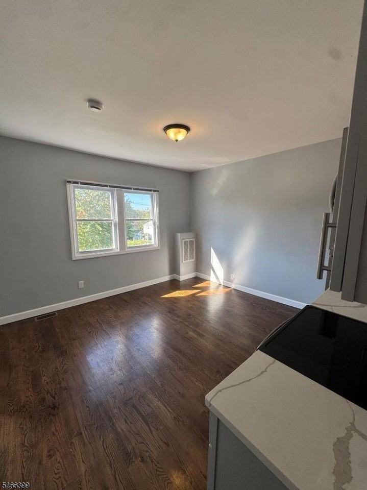 245 Halsey Rd #3 - Photo 5 of 10
