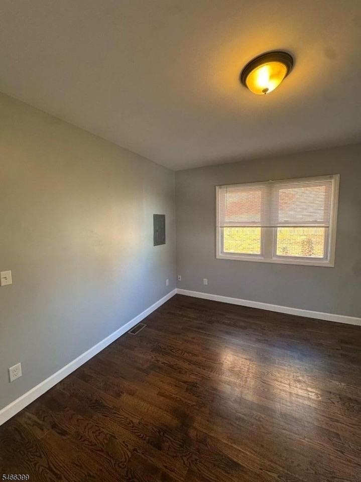 245 Halsey Rd #3 - Photo 7 of 10