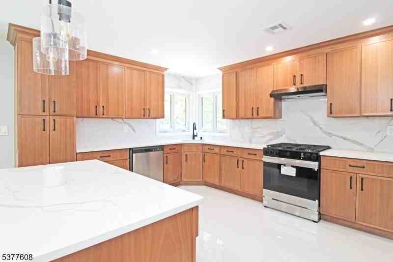 96 Newton Sparta Rd - Photo 2 of 21