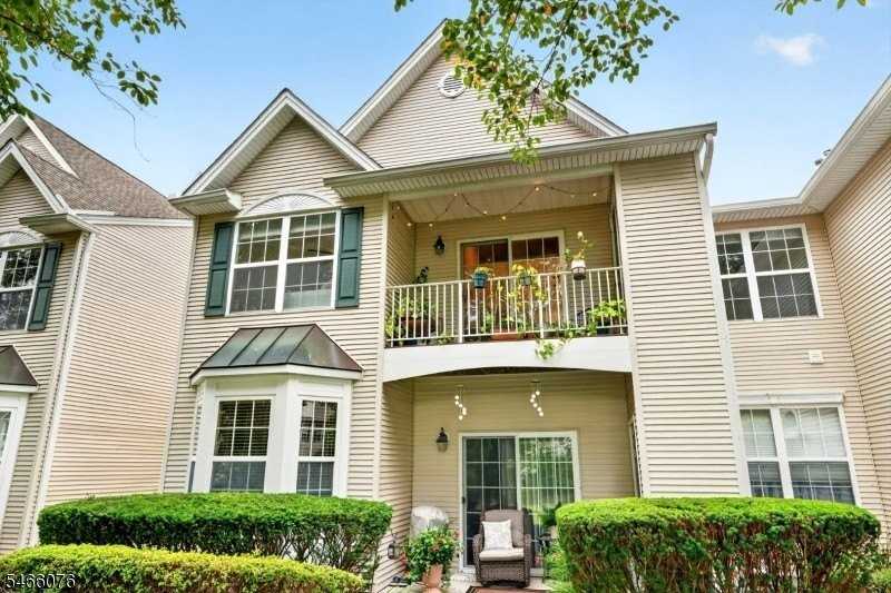 486 Cambridge Dr - Photo 4 of 50