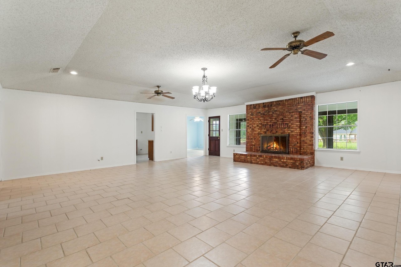 5161 Us Highway 271 N - Photo 5 of 34