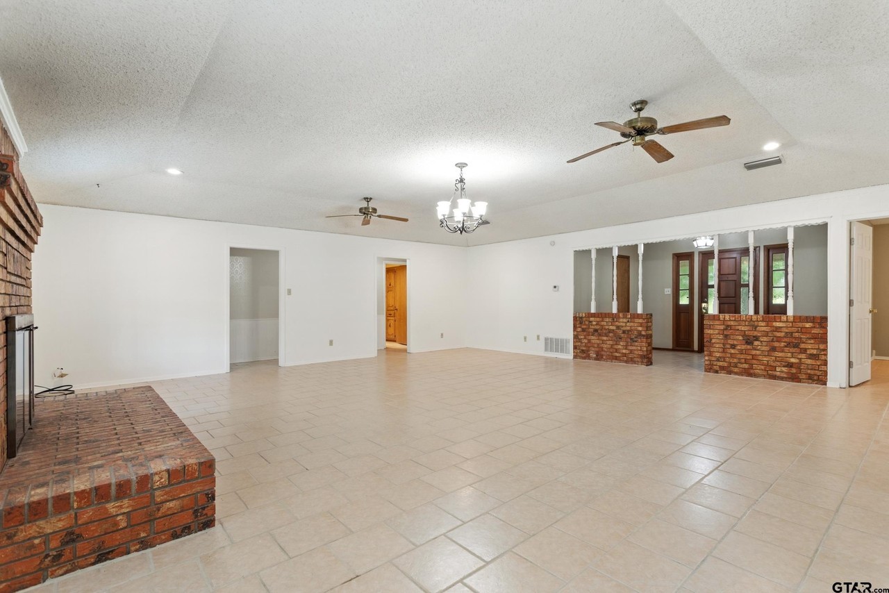 5161 Us Highway 271 N - Photo 6 of 34