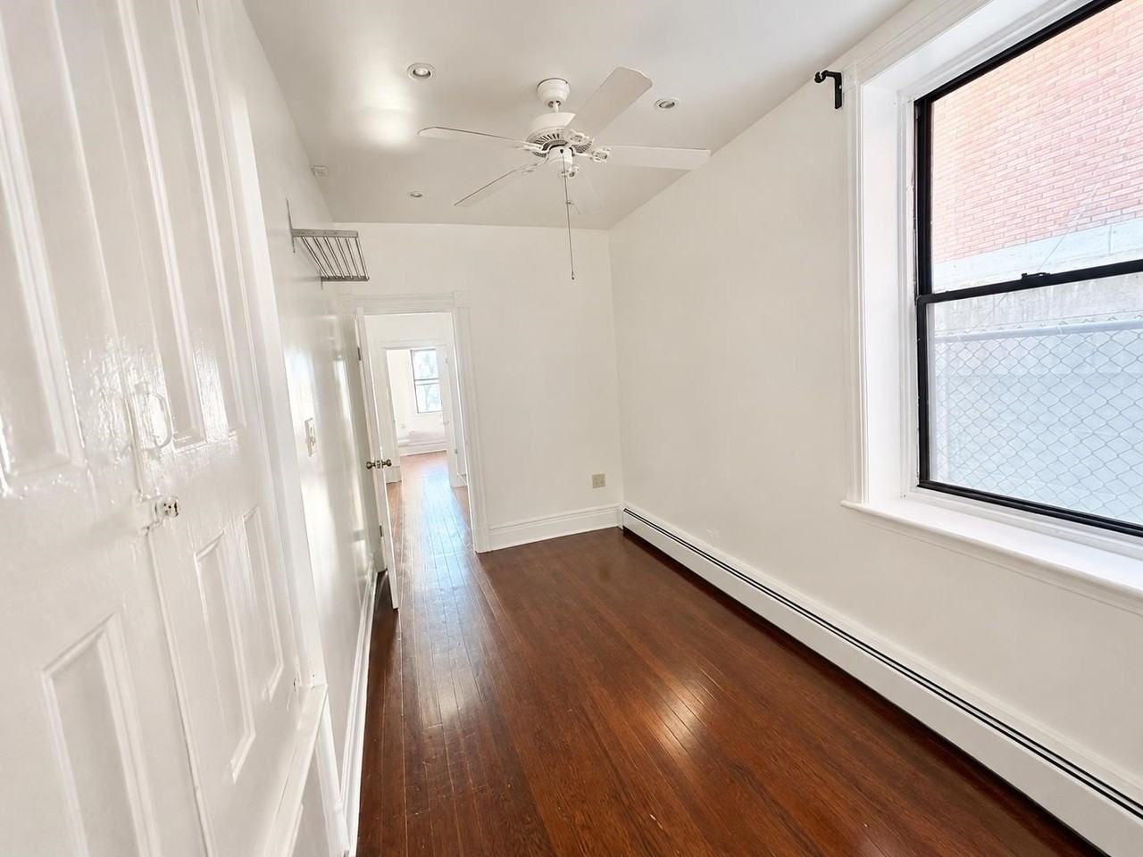 319 8th St #1L - Photo 5 of 13