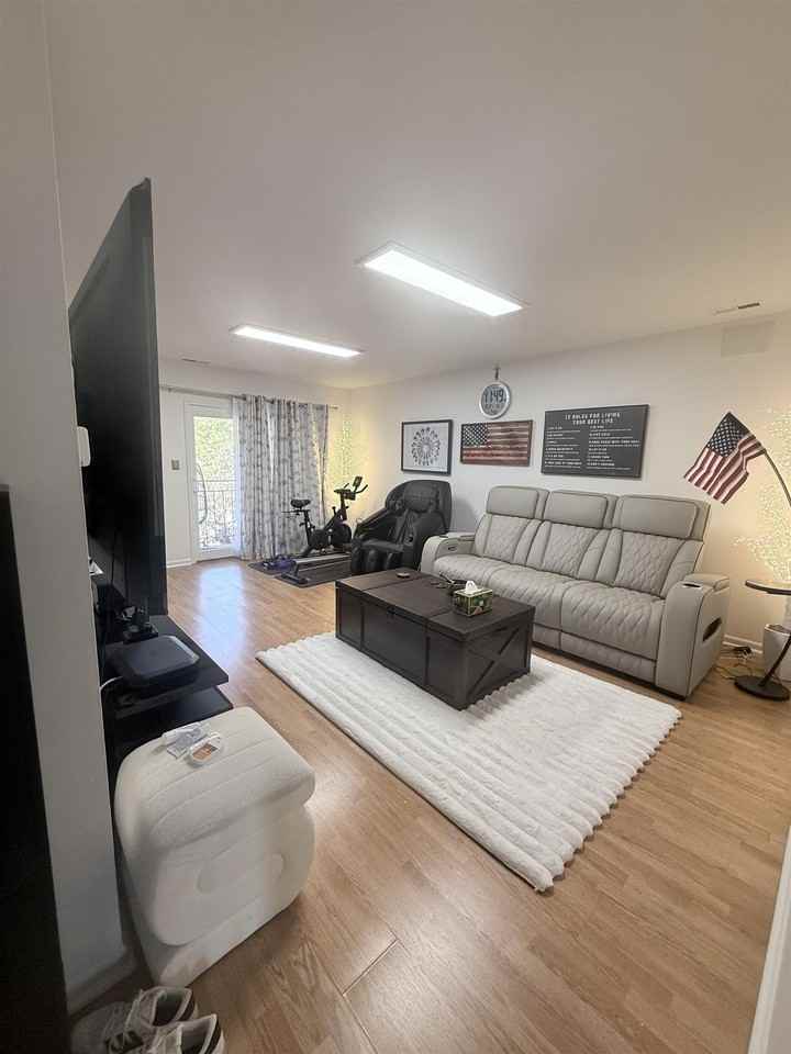 550 Cross St #3B - Photo 2 of 16