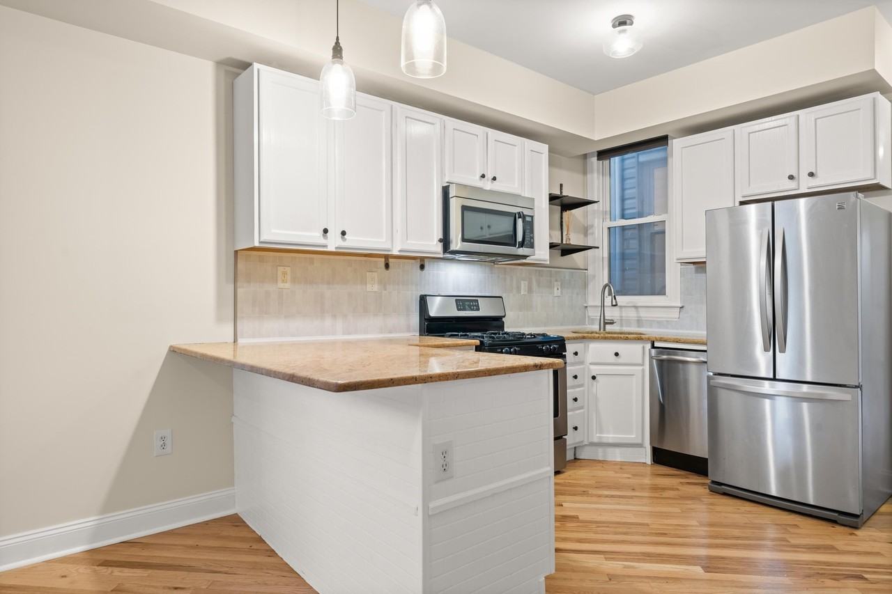 25 Bleecker St #2R - Photo 2 of 15
