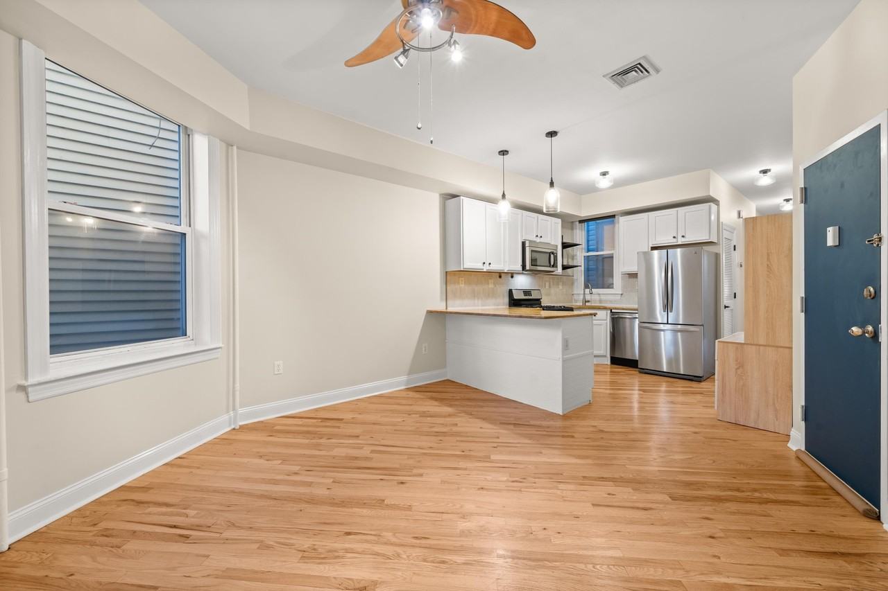 25 Bleecker St #2R - Photo 3 of 15