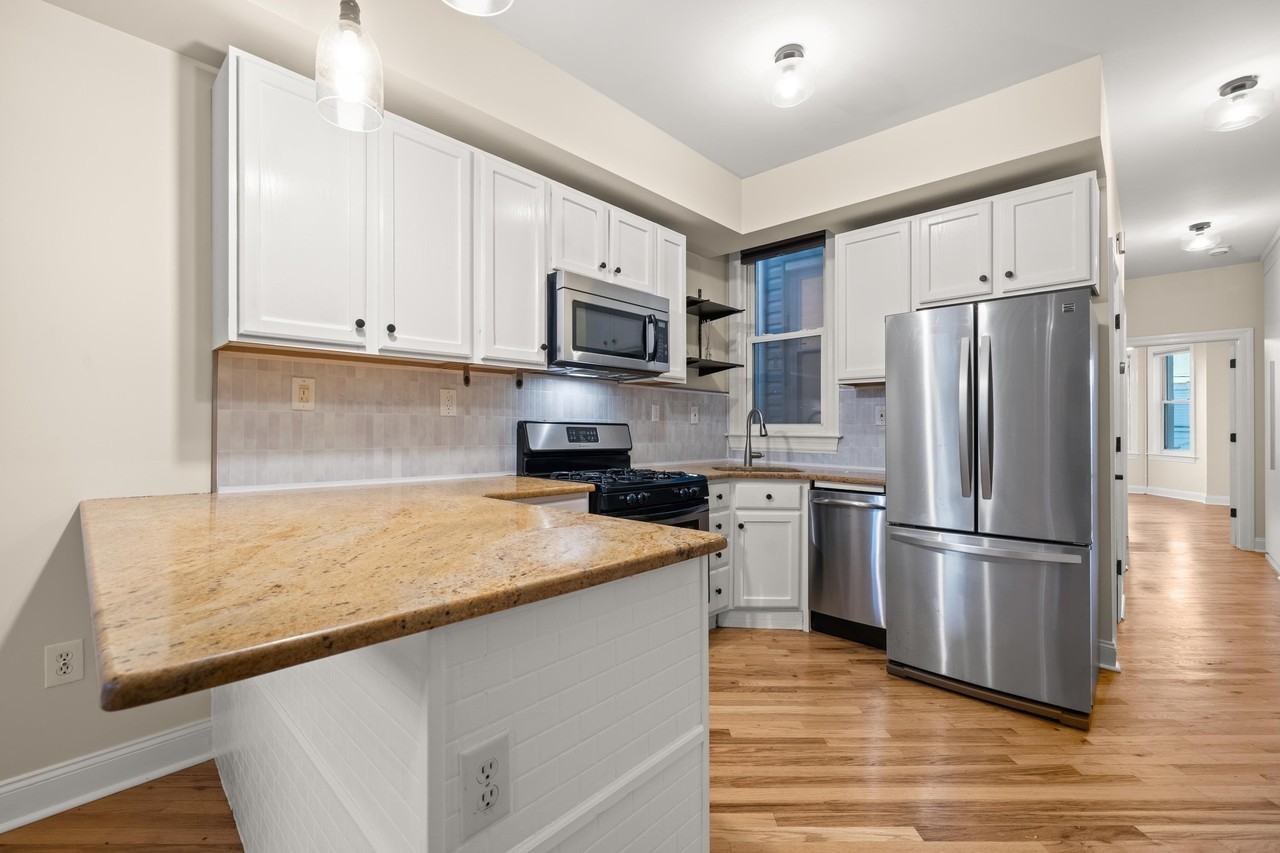 25 Bleecker St #2R - Photo 4 of 15