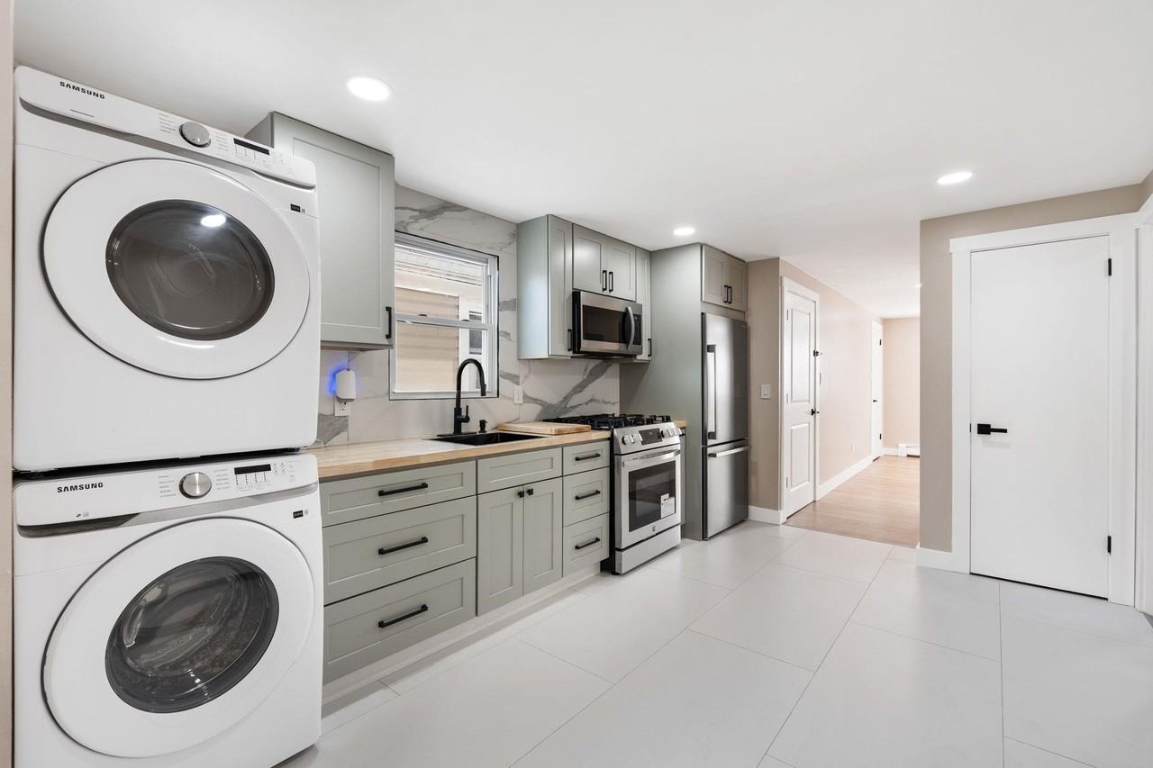 416 Cator Ave #2 - Photo 4 of 16