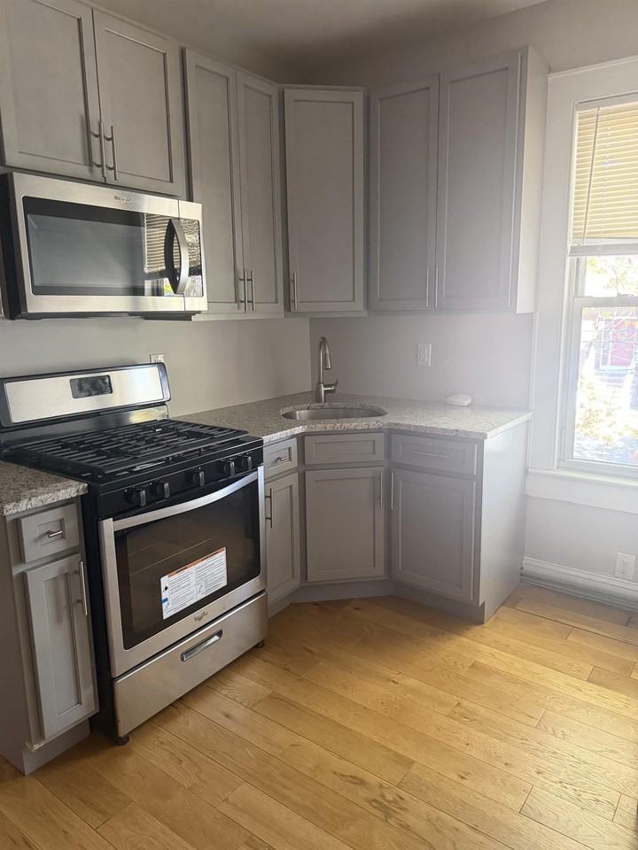 133 Avenue F - Photo 3 of 9