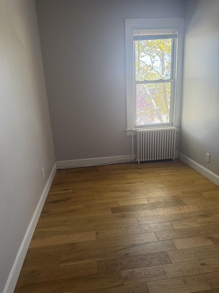133 Avenue F - Photo 5 of 9