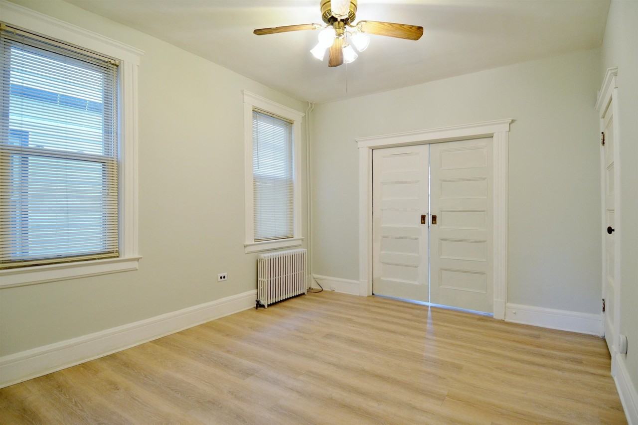 346 Avenue C - Photo 4 of 24