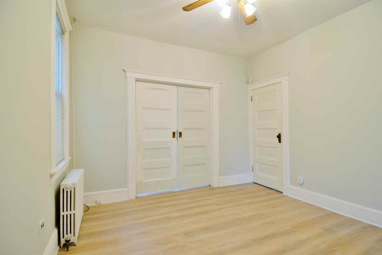 346 Avenue C - Photo 5 of 24
