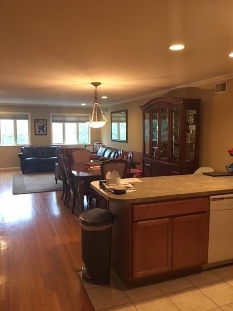 171 W 53rd St #2 - Photo 5 of 15