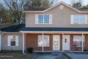 featured image of 1136 Pueblo Dr