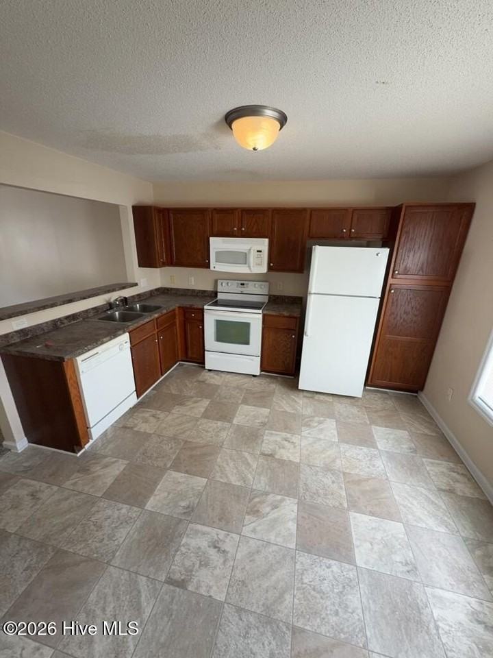 168 Cornerstone Pl - Photo 4 of 9