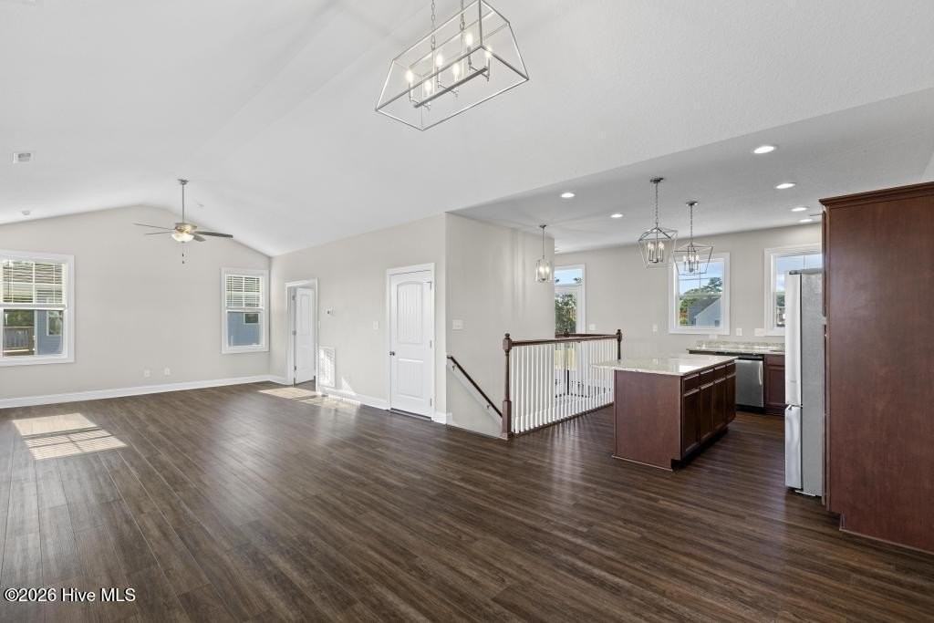 801 Jasmine Ln - Photo 4 of 28