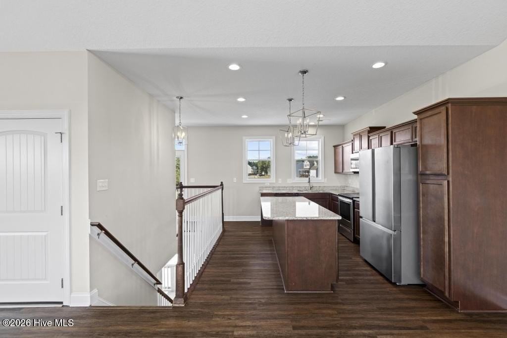 801 Jasmine Ln - Photo 5 of 28