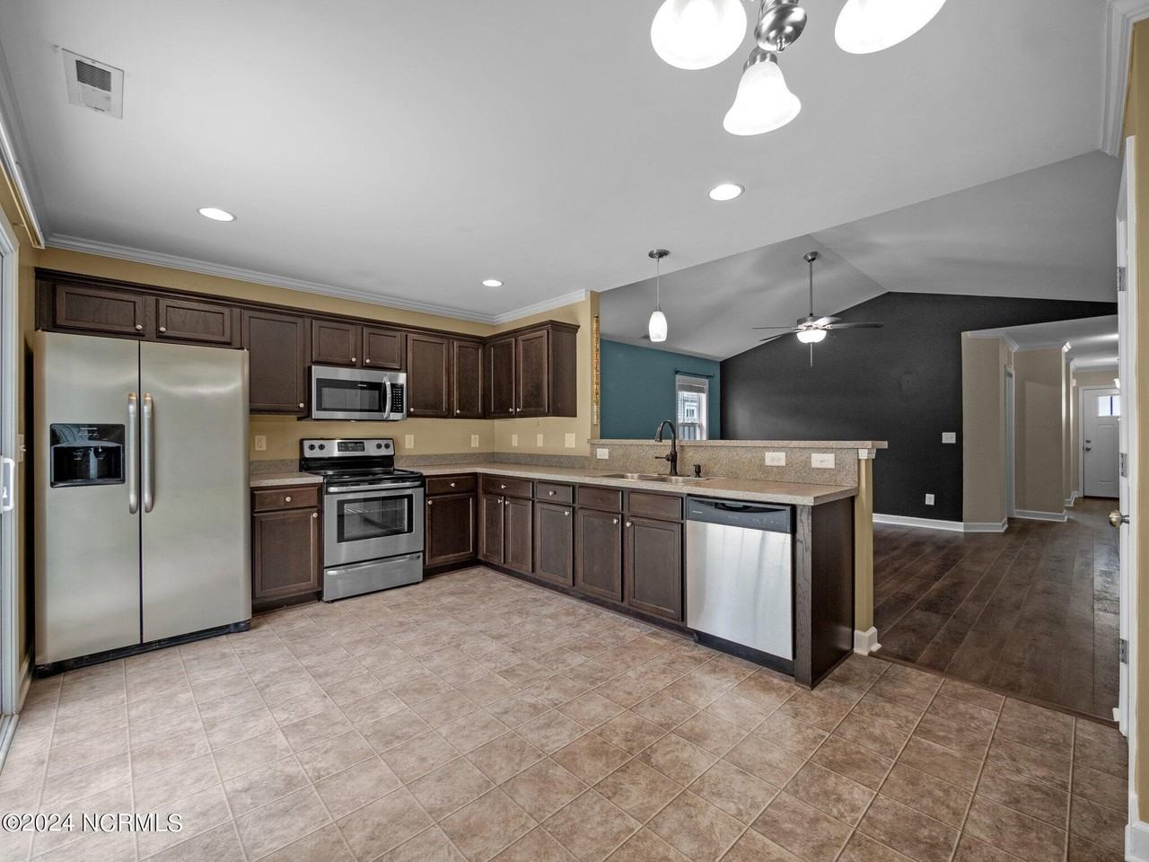 420 Salvo Ct - Photo 7 of 27