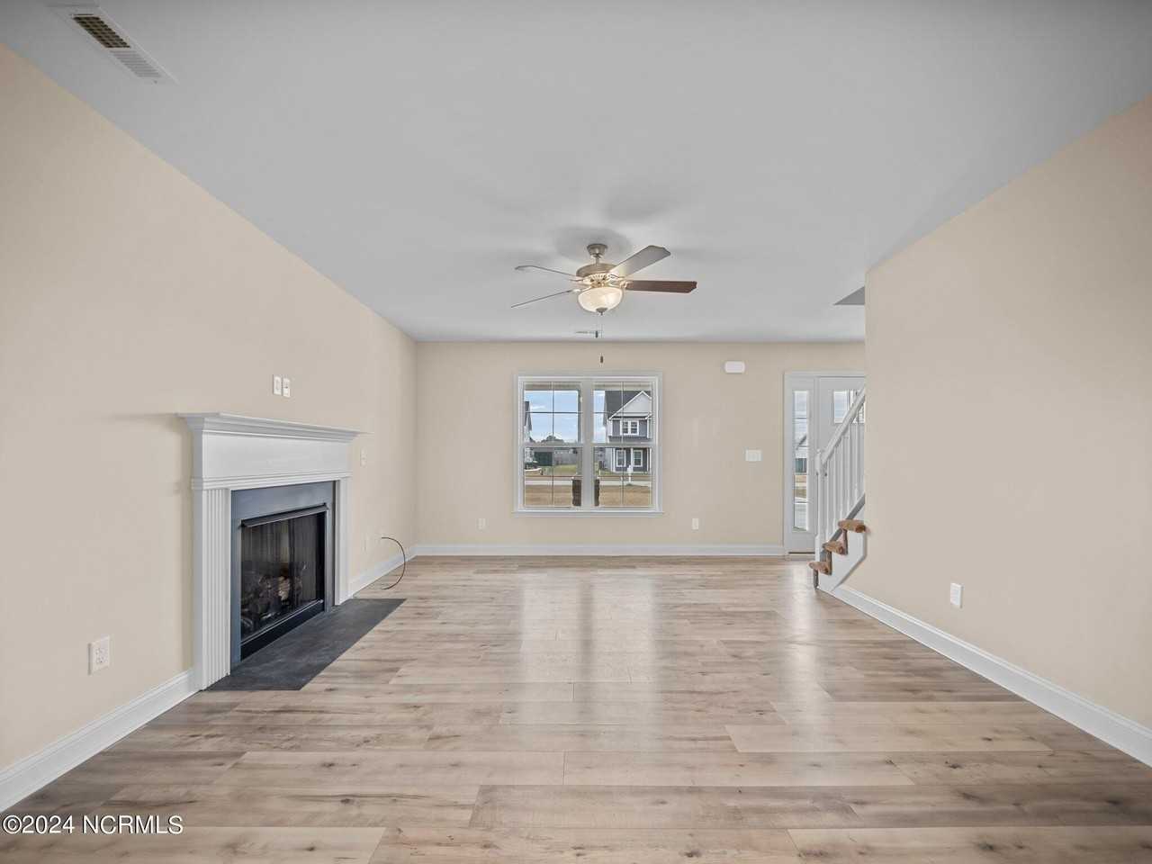 418 Duster Ln - Photo 5 of 46