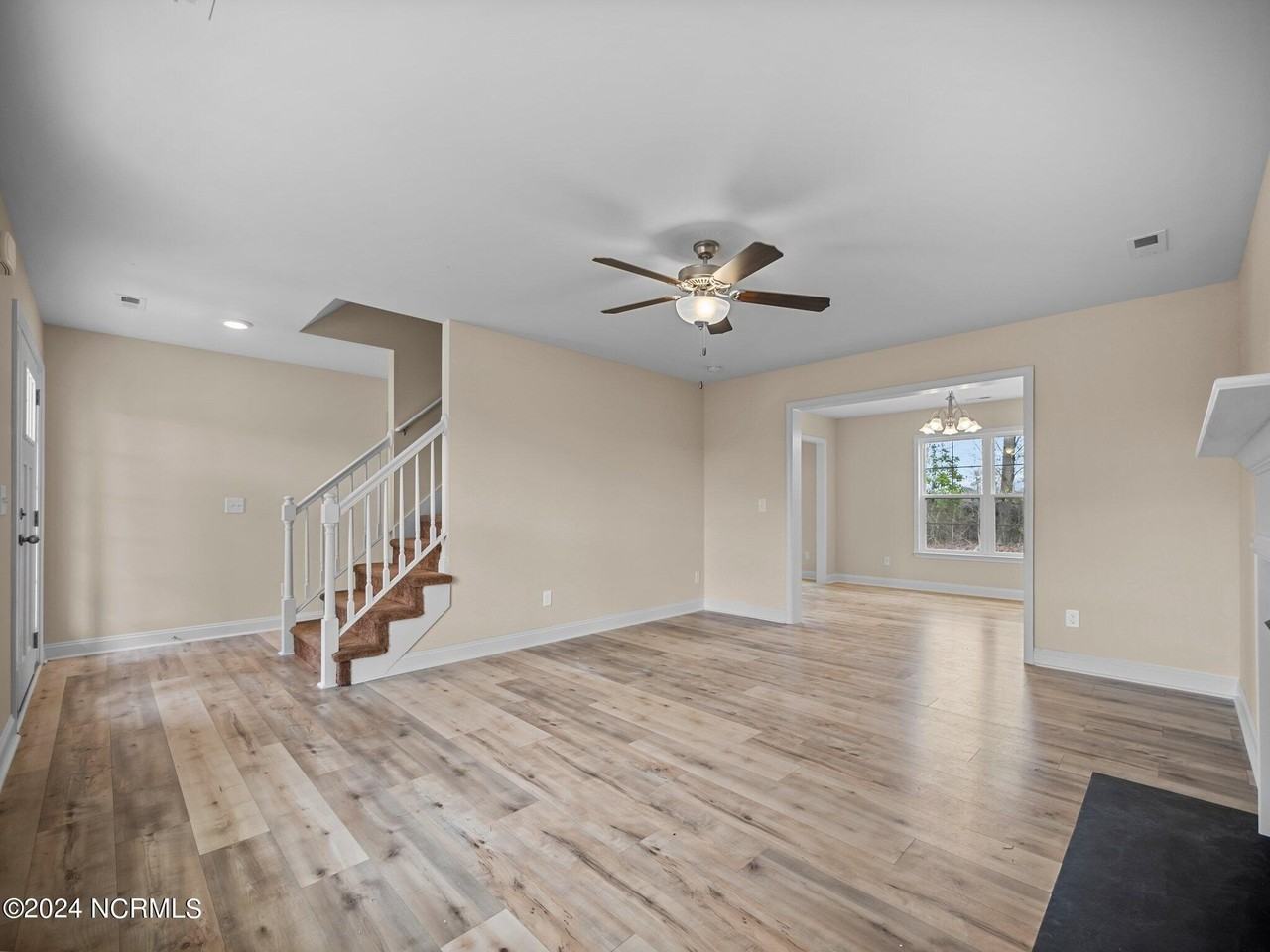 418 Duster Ln - Photo 6 of 46