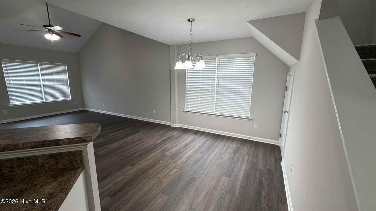 2220 Jasmine Way - Photo 5 of 21