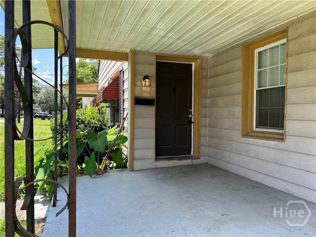 1824 E 39th St - Photo 3 of 10