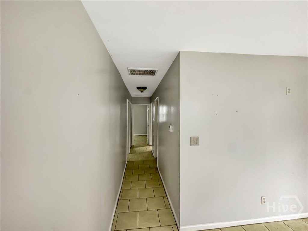 5328 Churchill St - Photo 6 of 15