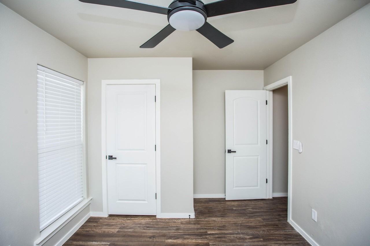 2126 N Jayton Ave #B - Photo 6 of 22