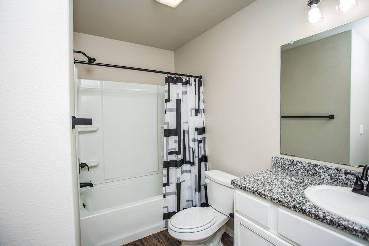 2126 N Jayton Ave #B - Photo 7 of 22