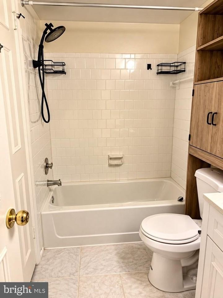 7723 Inversham Dr - Photo 6 of 6