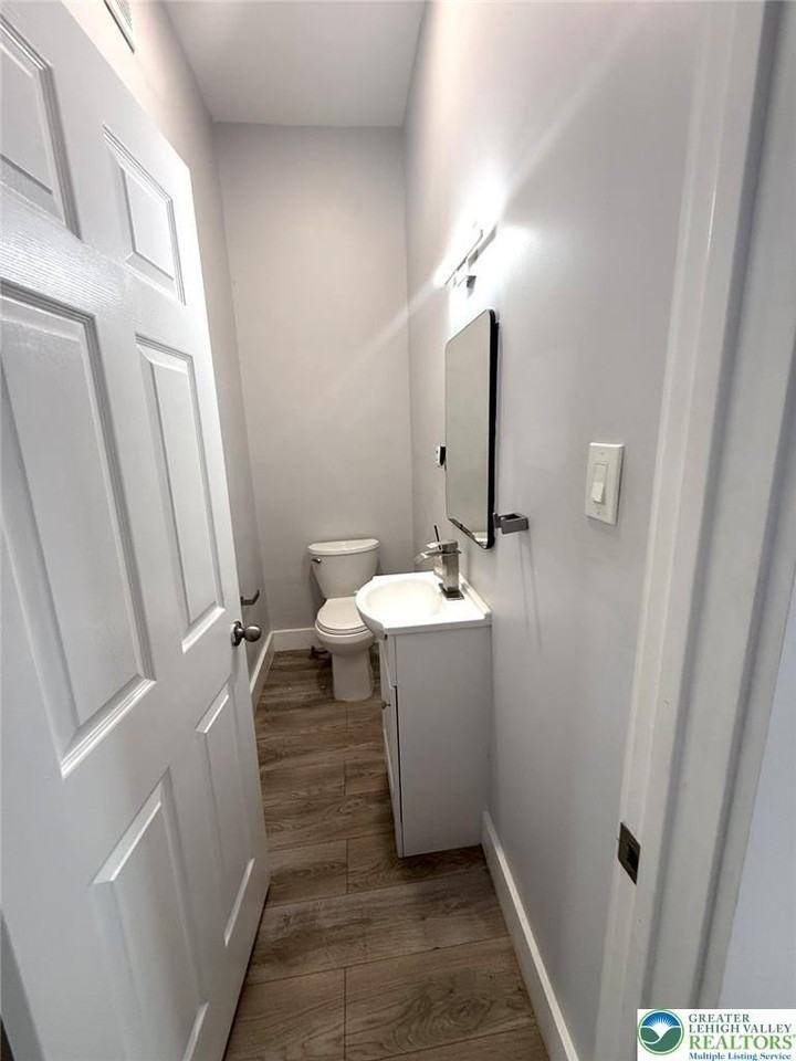 123 N 11th St #1 - Photo 6 of 11