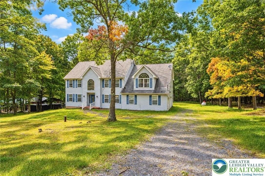 159 Winding Way - Photo 2 of 50